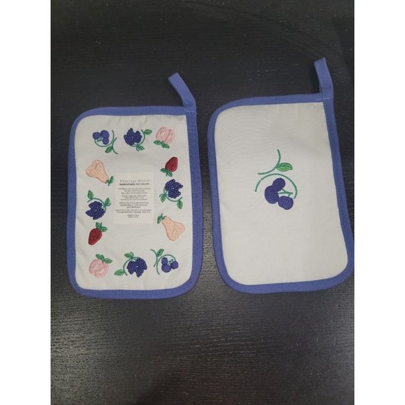 Princess House orchard Medley Pot Holders embroided with stickers set of 2 - Picture 1 of 6